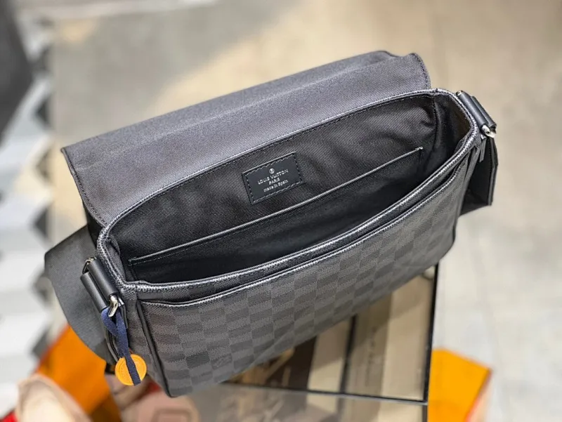 All categories 💚 Top version men’s bags 💚 LV 2025 official website new LV crossbody bag