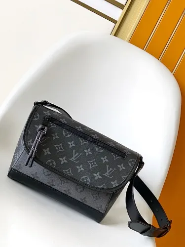 All categories 💚 Top version men’s bags 💚 LV 2025 new LV crossbody bag