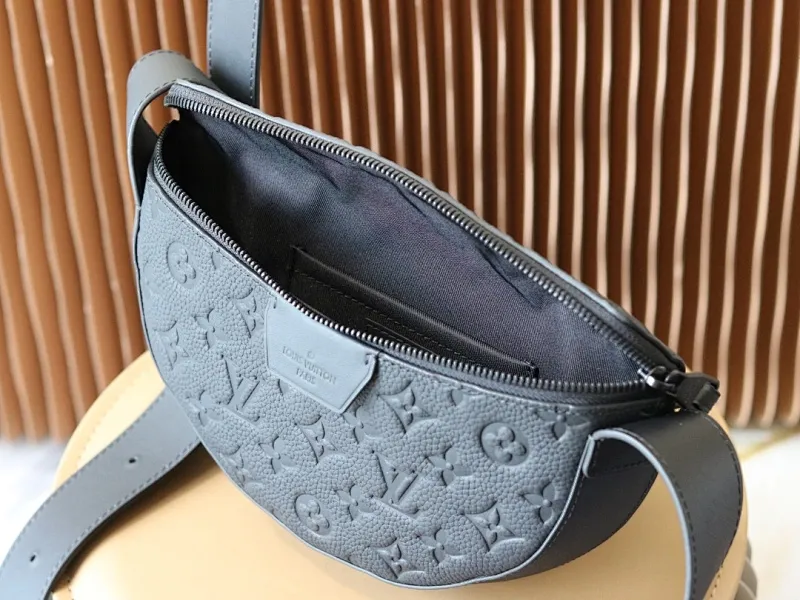 All categories 💚 Top version men’s bags 💚 LV 2023 new LV crossbody bag