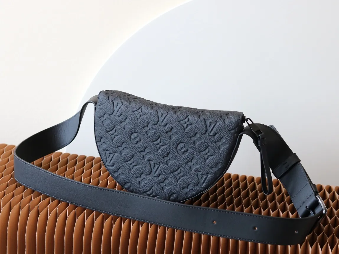 All categories 💚 Top version men’s bags 💚 LV 2023 new LV crossbody bag