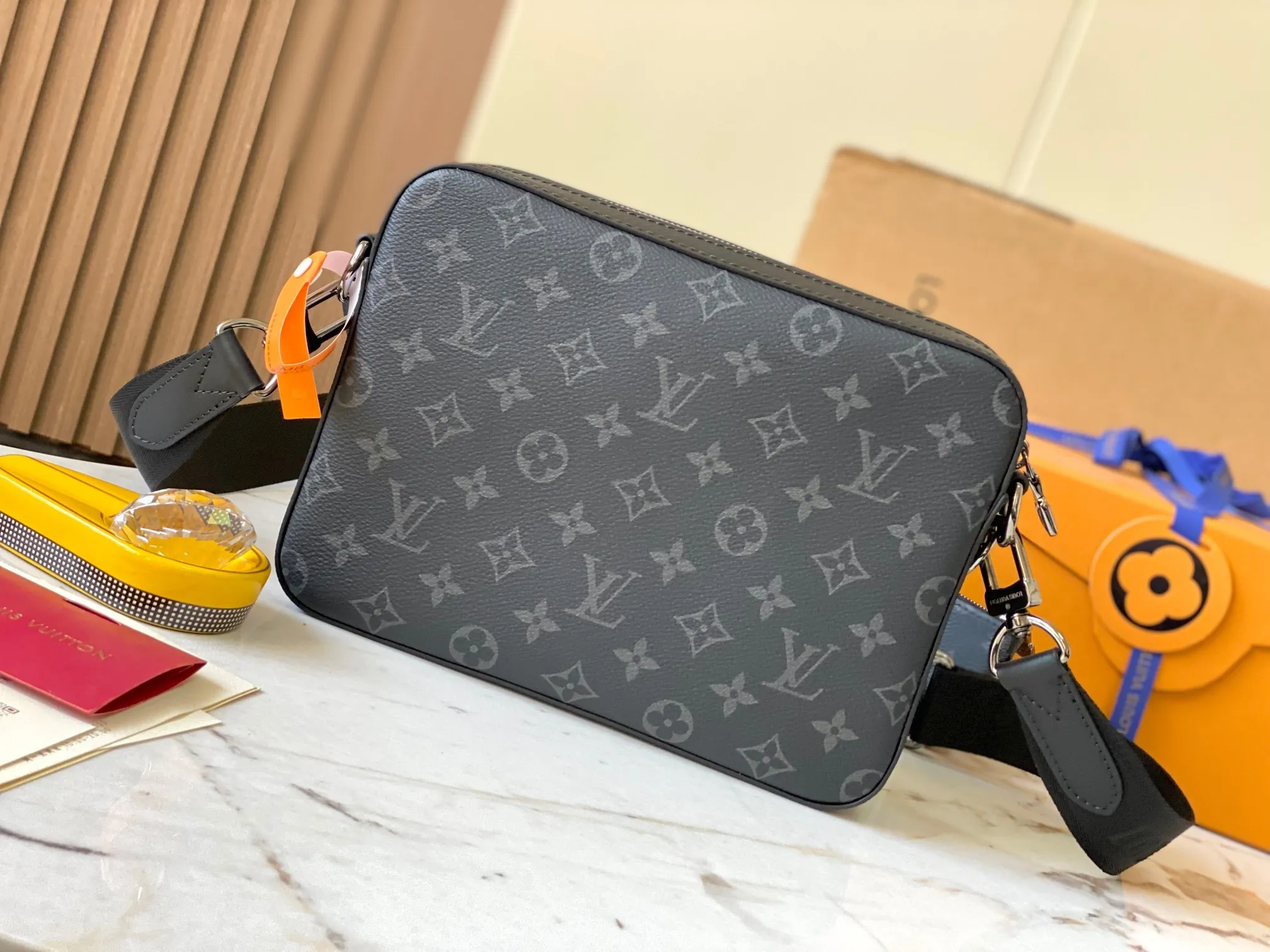 All categories 💚 Top version men’s bags 💚 LV 2024 new LV crossbody bag