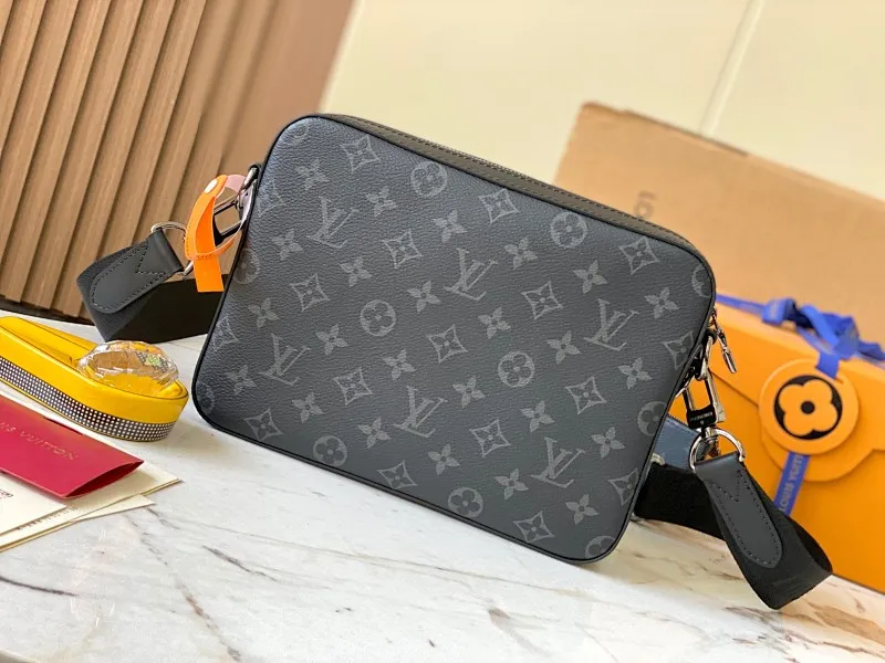 All categories 💚 Top version men’s bags 💚 LV 2024 new LV crossbody bag