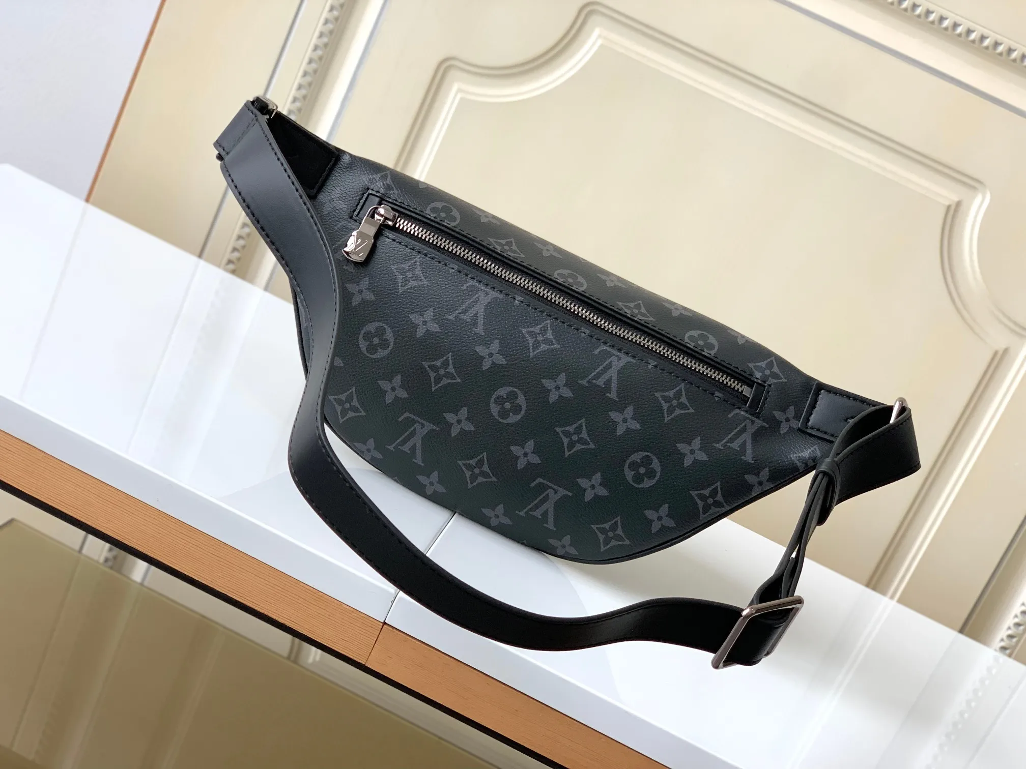All categories 💚 Top version men’s bags 💚 LV 2023 new LV chest bag