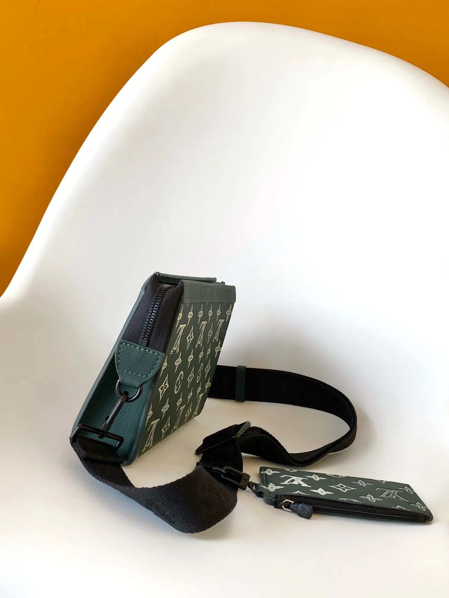 All categories 💚 Top version men’s bags 💚 LV 2025 new LV crossbody bag