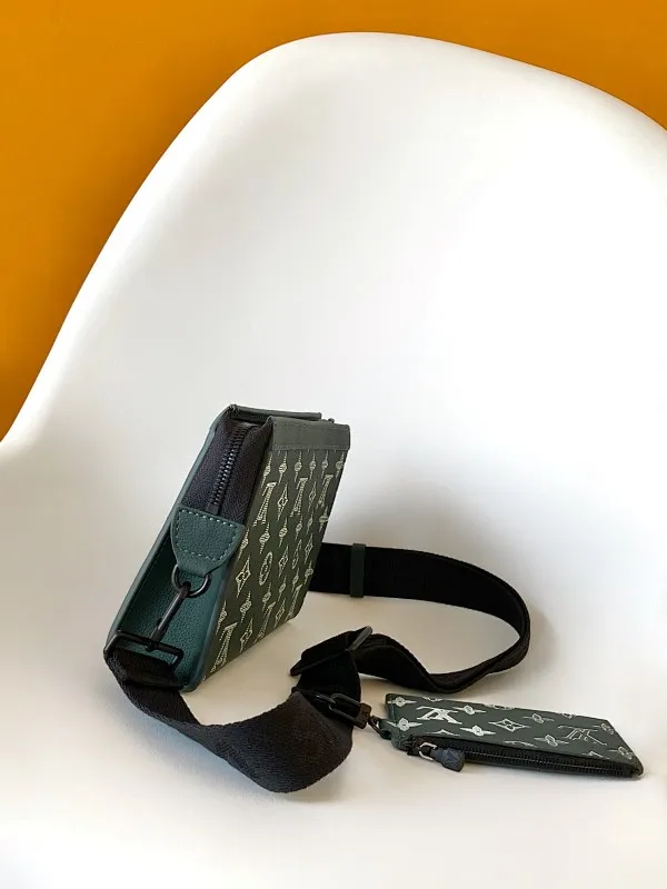 All categories 💚 Top version men’s bags 💚 LV 2025 new LV crossbody bag
