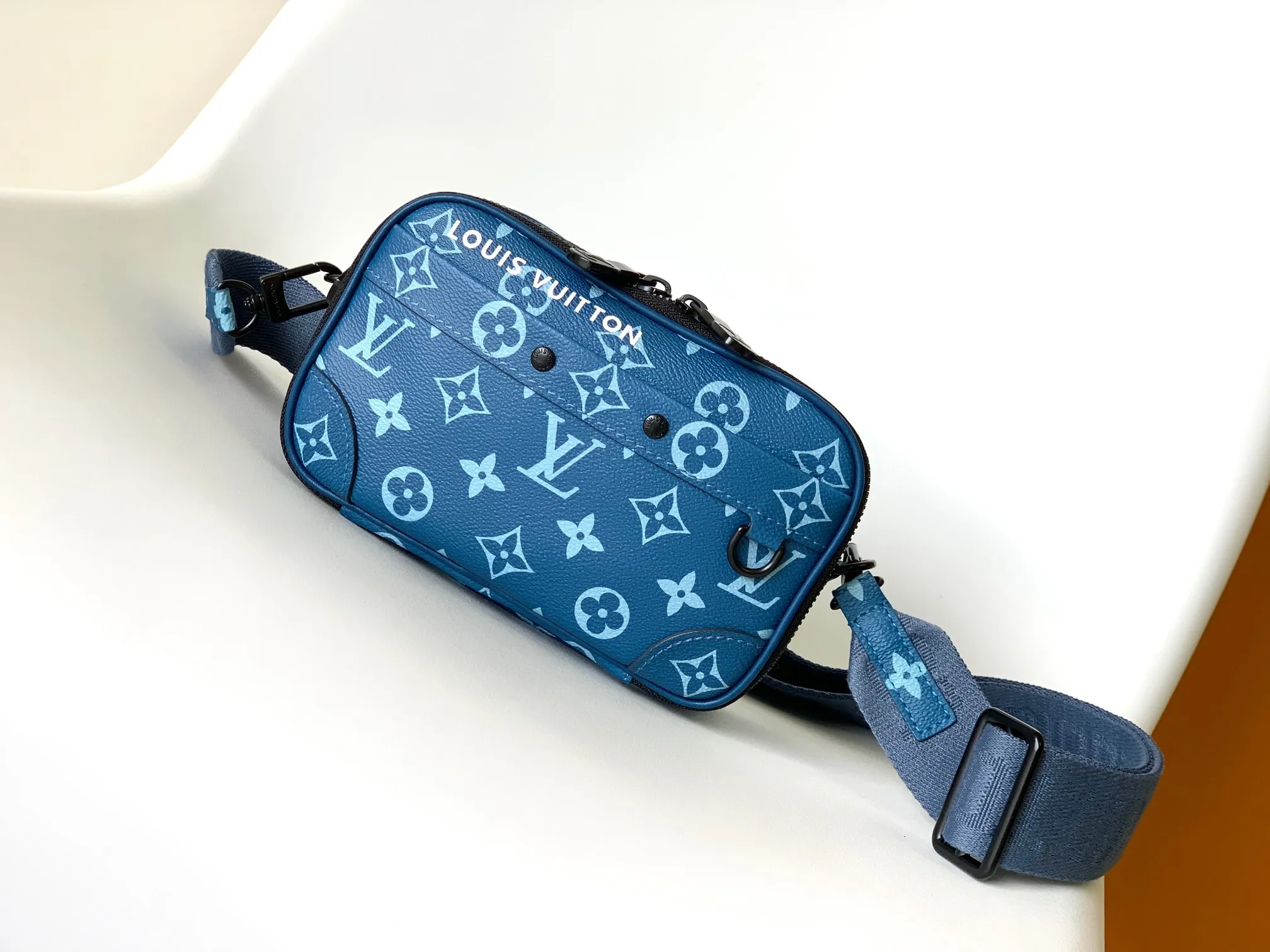 All categories 💚 Top version men’s bags 💚 LV 2023 new LV crossbody bag