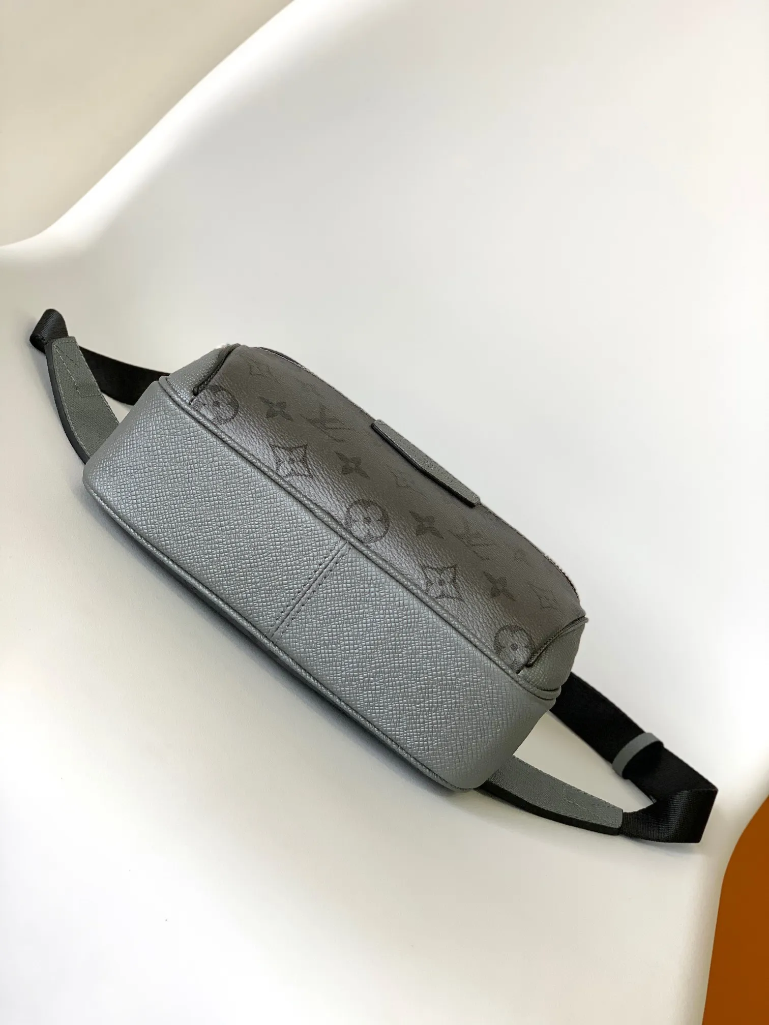 All categories 💚 Top version men’s bags 💚 LV 2024 new LV waist bag