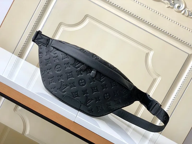 All categories 💚 Top version men’s bags 💚 LV 2024 new LV chest bag