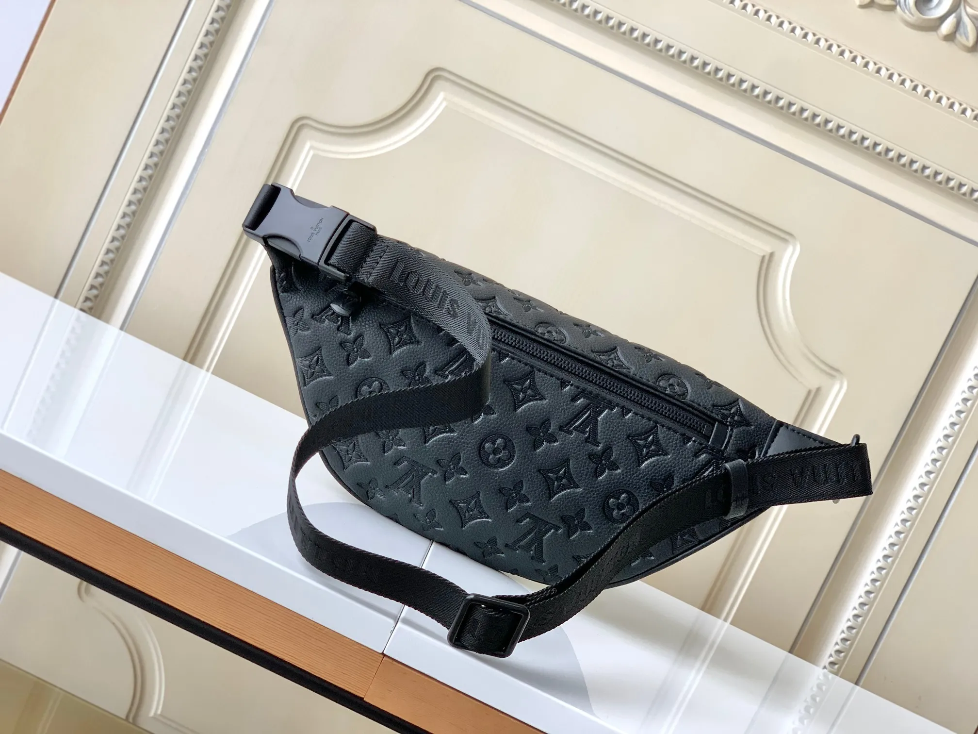 All categories 💚 Top version men’s bags 💚 LV 2024 new LV chest bag