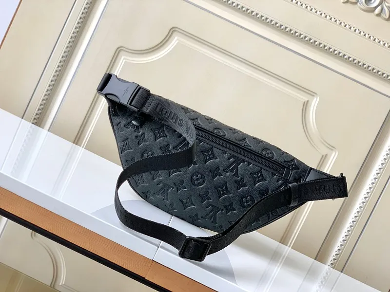 All categories 💚 Top version men’s bags 💚 LV 2024 new LV chest bag