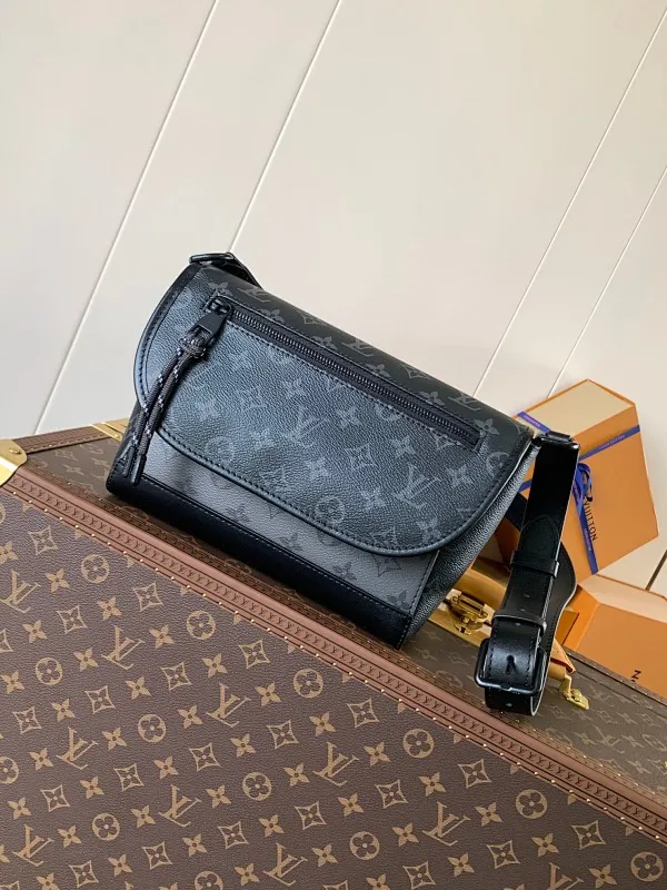 All categories 💚 Top version men’s bags 💚 LV 2024 official website new LV crossbody bag