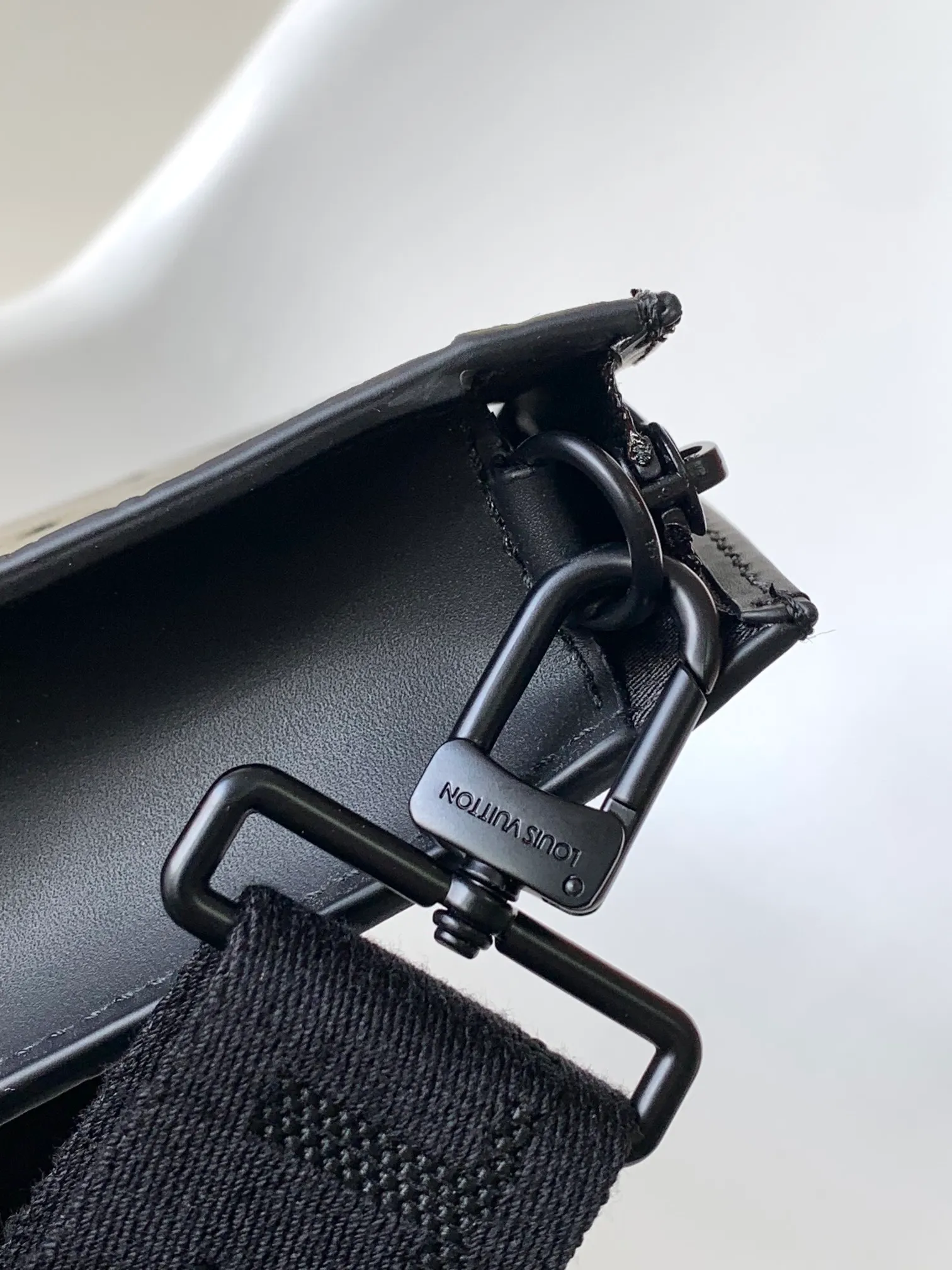 All categories 💚 Top version men’s bags 💚 LV 2024 new LV crossbody bag