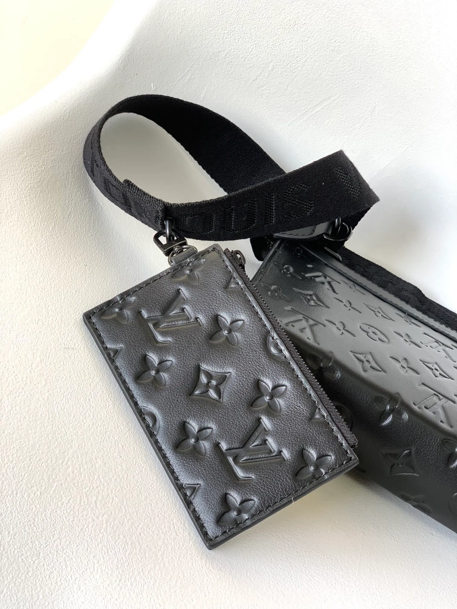 All categories 💚 Top version men’s bags 💚 LV 2024 new LV crossbody bag
