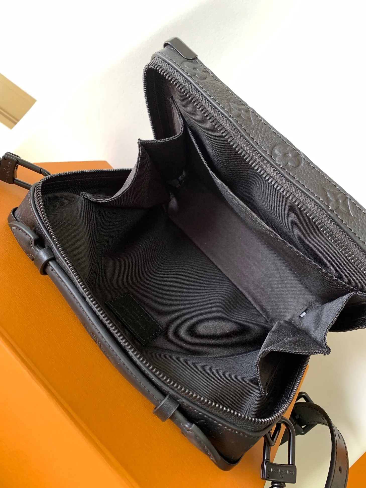 All categories 💚 Top version men’s bags 💚 LV 2025 official website new LV crossbody bag