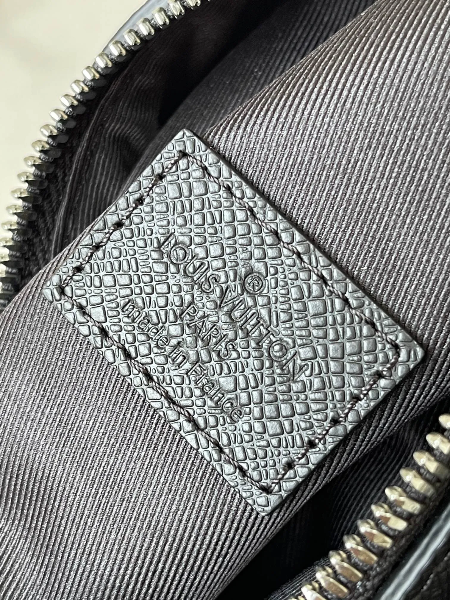 All categories 💚 Top version men’s bags 💚 LV 2024 new LV chest bag