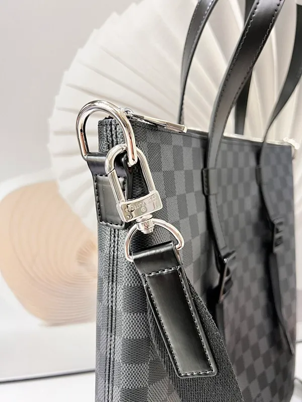 All categories 💚 Top version men’s bags 💚 LV 2024 new LV crossbody bag
