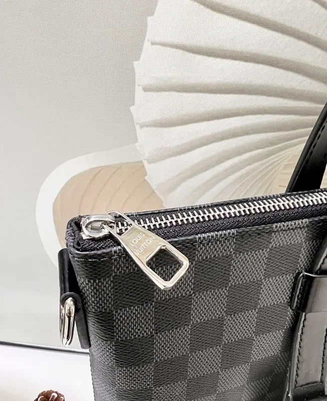 All categories 💚 Top version men’s bags 💚 LV 2024 new LV crossbody bag