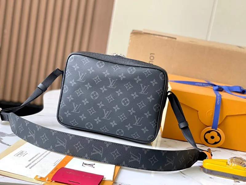 All categories 💚 Top version men’s bags 💚 LV 2024 new LV crossbody bag