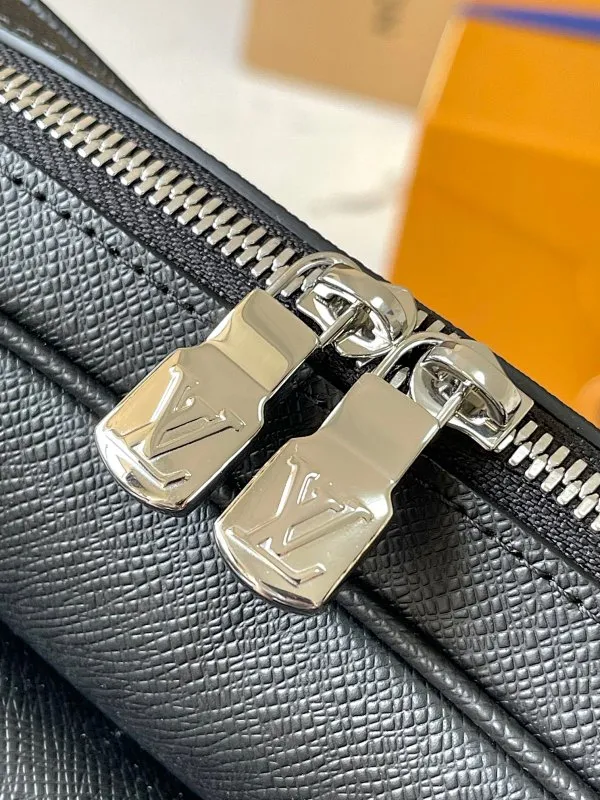 All categories 💚 Top version men’s bags 💚 LV 2024 new LV crossbody bag