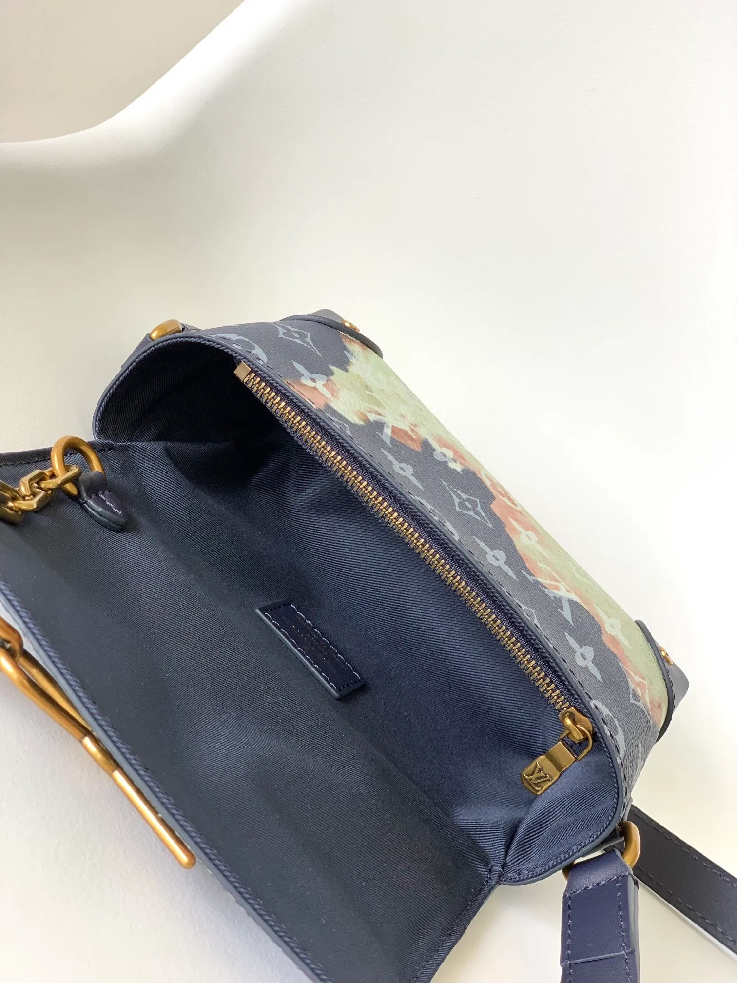 All categories 💚 Top version men’s bags 💚 LV 2023 new LV crossbody bag