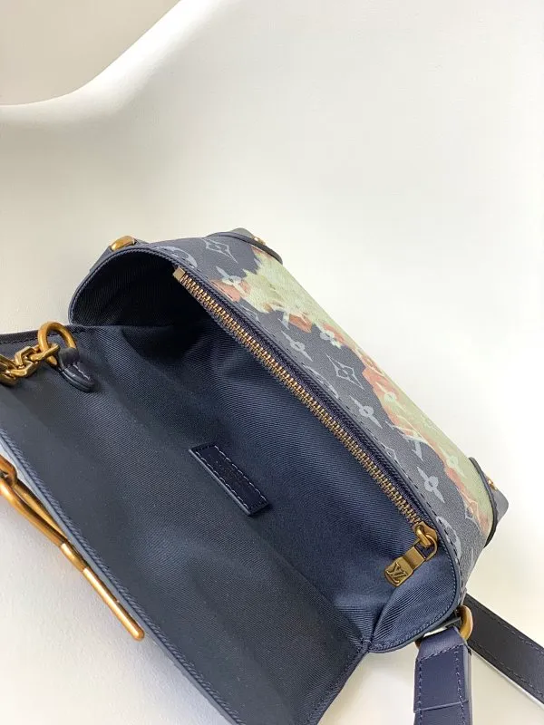 All categories 💚 Top version men’s bags 💚 LV 2023 new LV crossbody bag