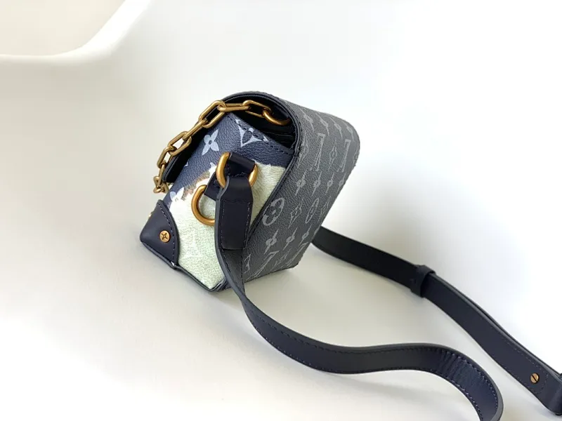 All categories 💚 Top version men’s bags 💚 LV 2023 new LV crossbody bag