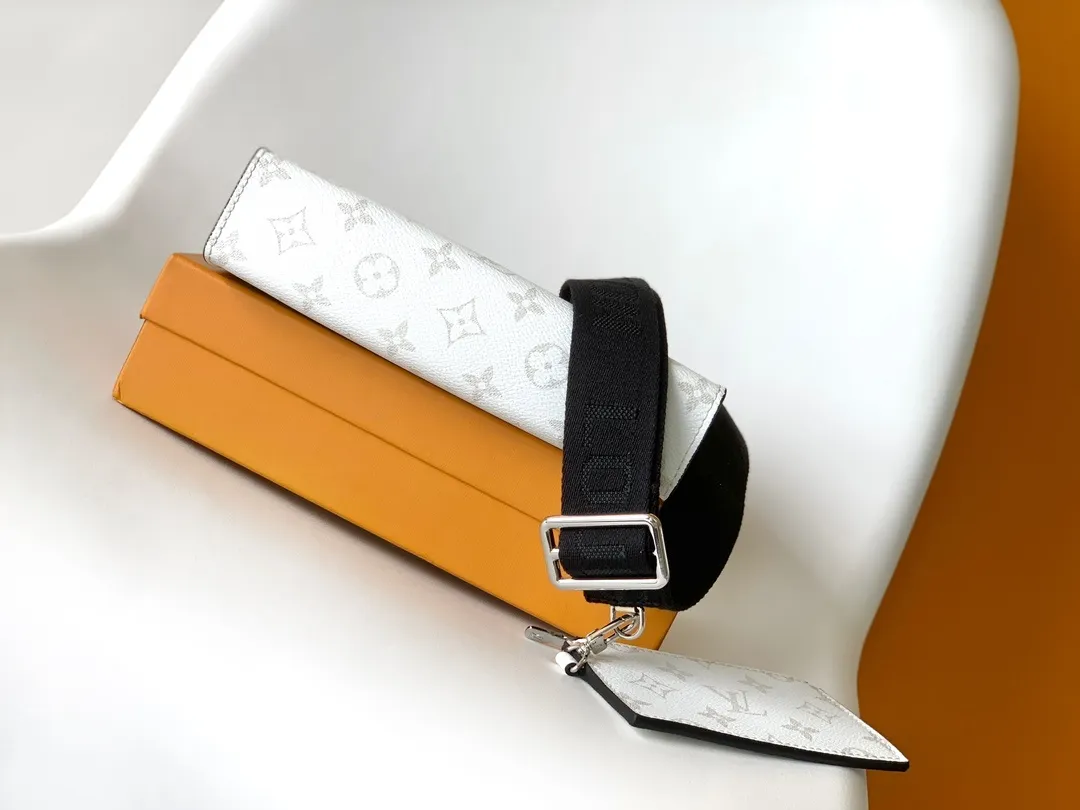 All categories 💚 Top version men’s bags 💚 LV 2025 new LV crossbody bag