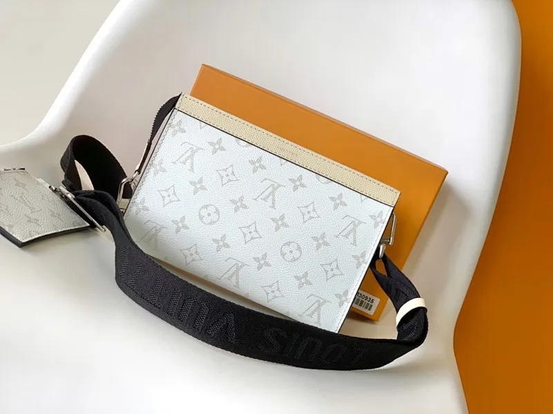 All categories 💚 Top version men’s bags 💚 LV 2025 new LV crossbody bag
