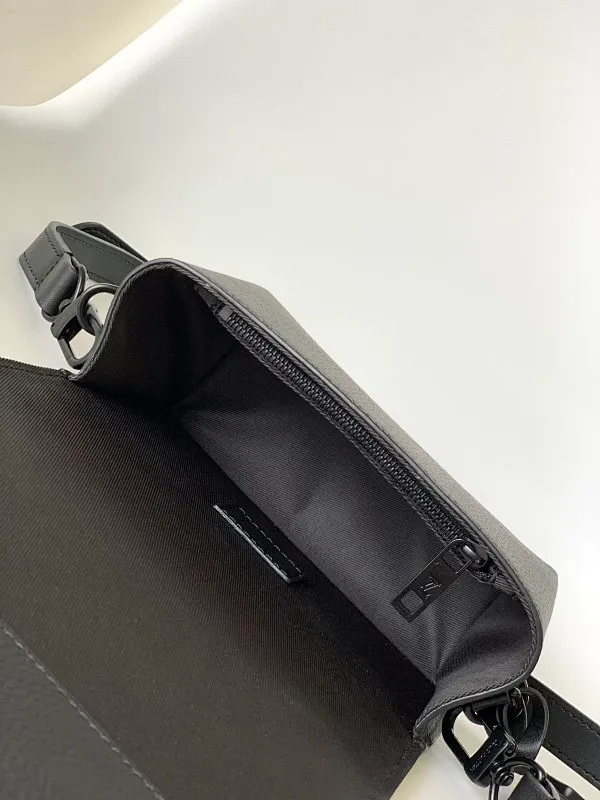 All categories 💚 Top version men’s bags 💚 LV 2025 new LV crossbody bag
