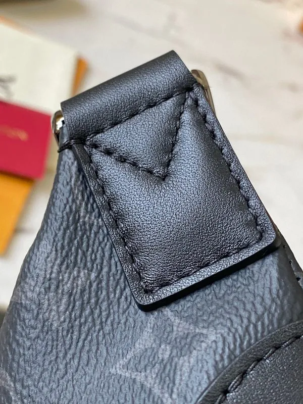 All categories 💚 Top version men’s bags 💚 LV 2024 new LV chest bag