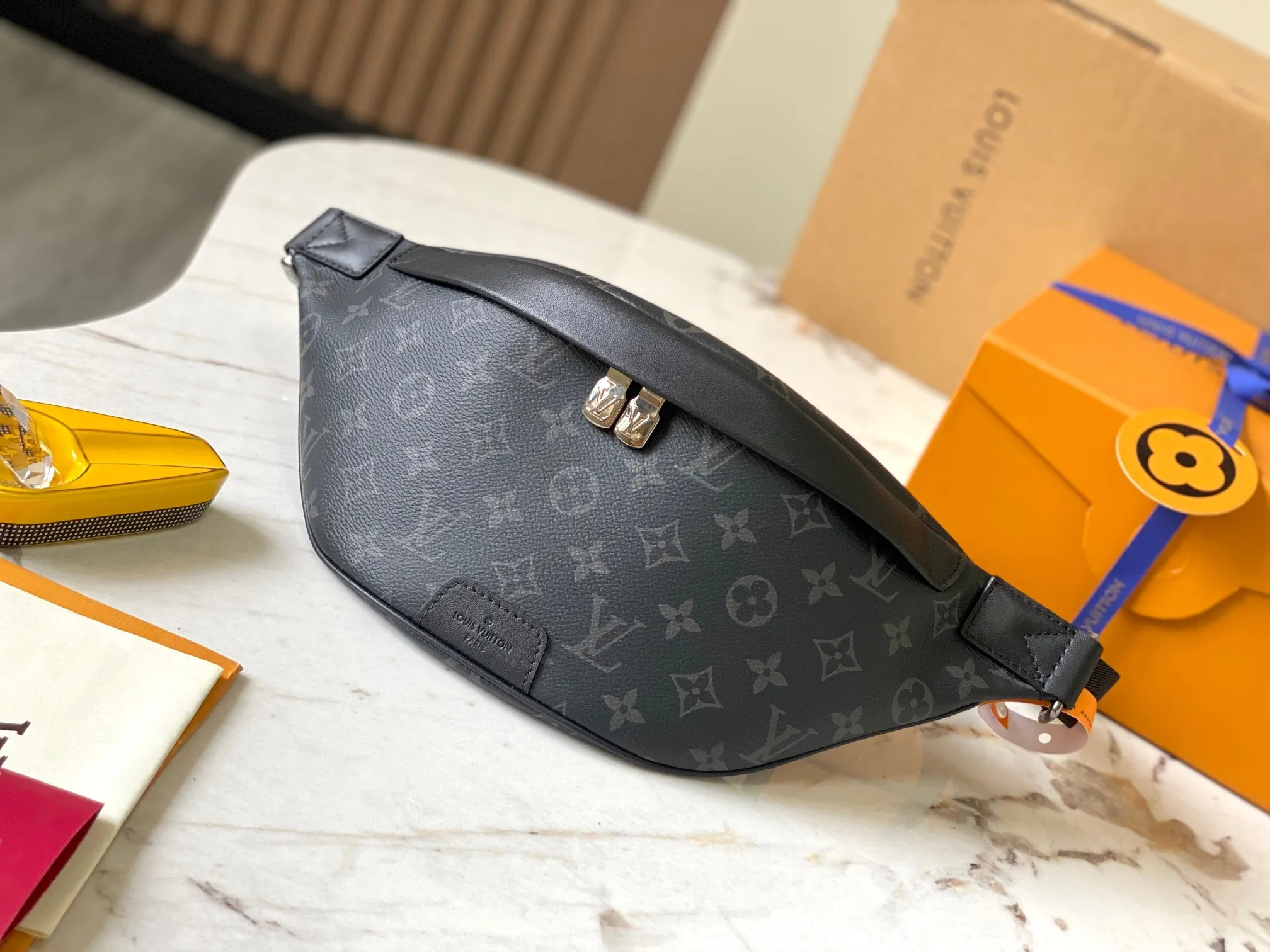 All categories 💚 Top version men’s bags 💚 LV 2024 new LV chest bag