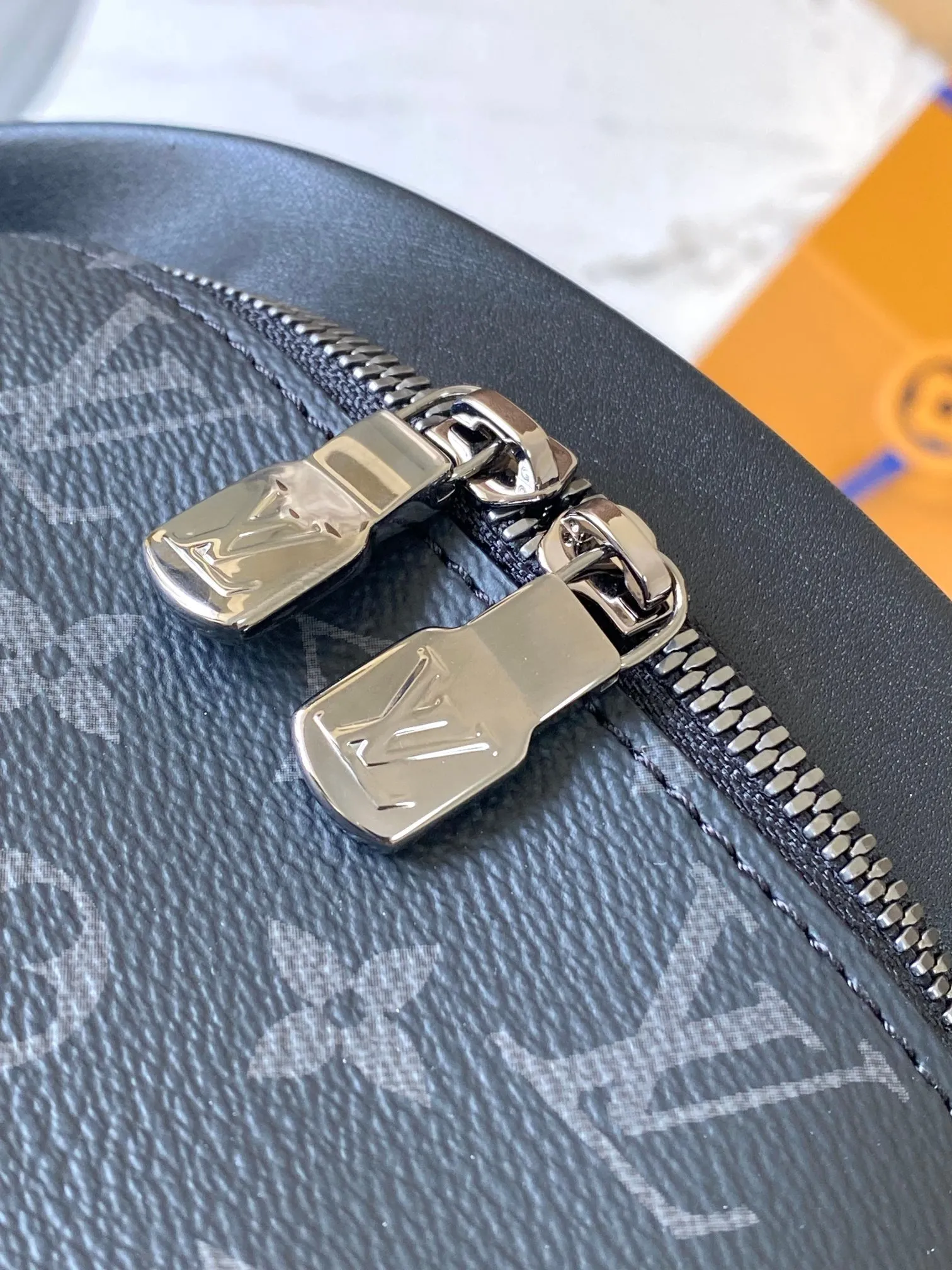 All categories 💚 Top version men’s bags 💚 LV 2024 new LV chest bag