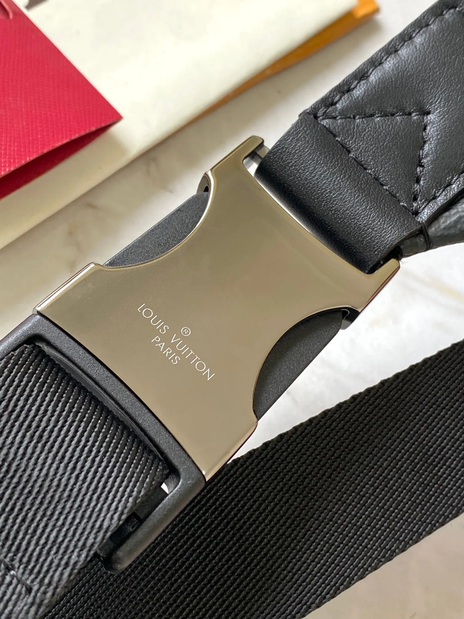 All categories 💚 Top version men’s bags 💚 LV 2024 new LV chest bag