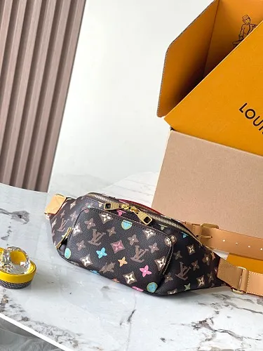 All Categories 💚 Top Version Men’s Bags 💚 LV 2026 Fashion LV Genuine Leather Belt Bag