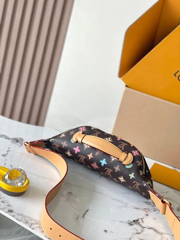 All Categories 💚 Top Version Men’s Bags 💚 LV 2026 Fashion LV Genuine Leather Belt Bag