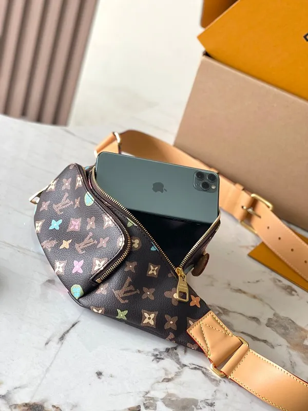 All Categories 💚 Top Version Men’s Bags 💚 LV 2026 Fashion LV Genuine Leather Belt Bag