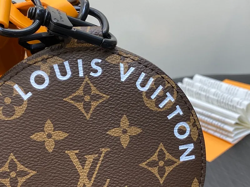 All categories 💚 Top version men’s bags 💚 LV 2023 new LV cylindrical crossbody bag