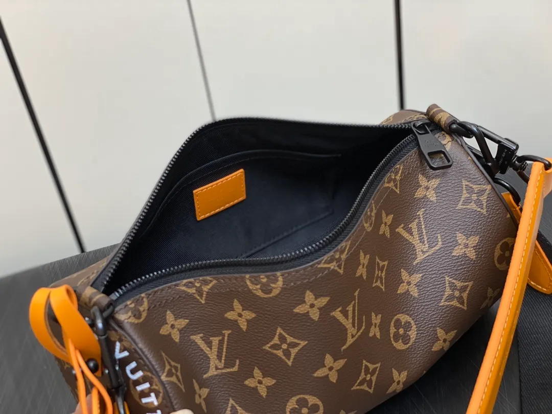 All categories 💚 Top version men’s bags 💚 LV 2023 new LV cylindrical crossbody bag