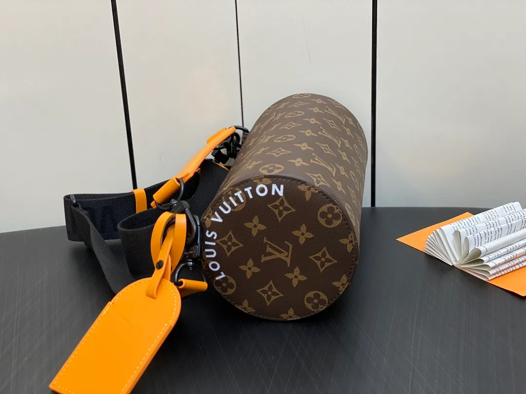 All categories 💚 Top version men’s bags 💚 LV 2023 new LV cylindrical crossbody bag