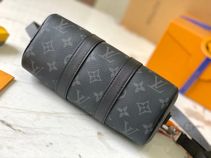 All categories 💚 Top version men’s bags 💚 LV 2024 new LV crossbody bag