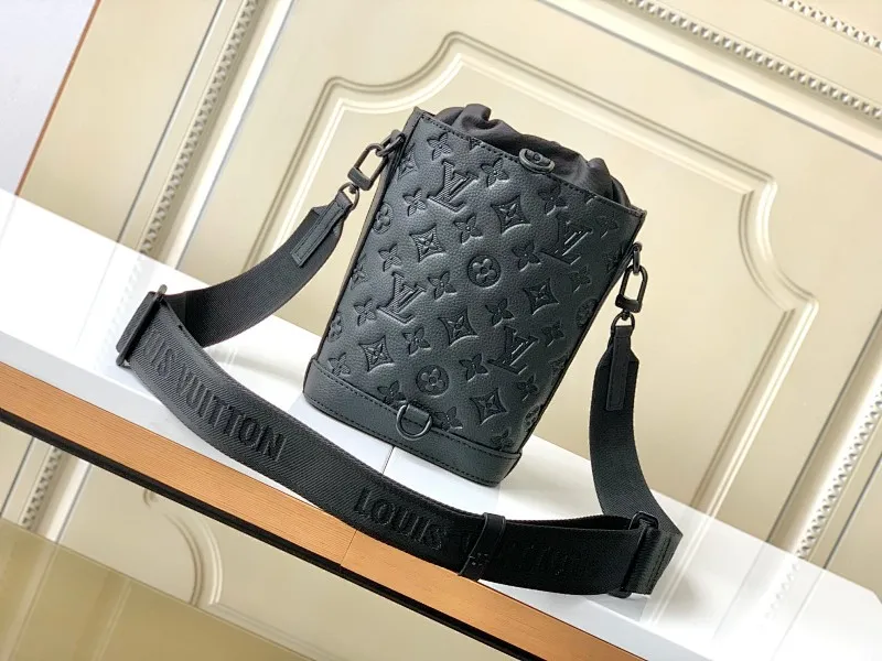 All categories 💚 Top version men’s bags 💚 LV 2024 new LV crossbody bag