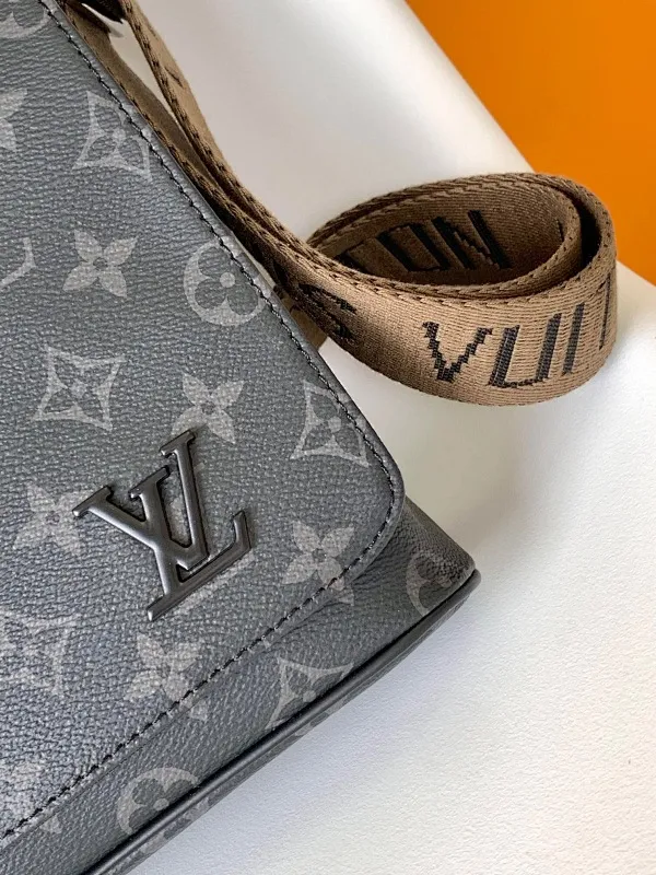 All categories 💚 Top version men’s bags 💚 LV 2025 official website new LV crossbody bag