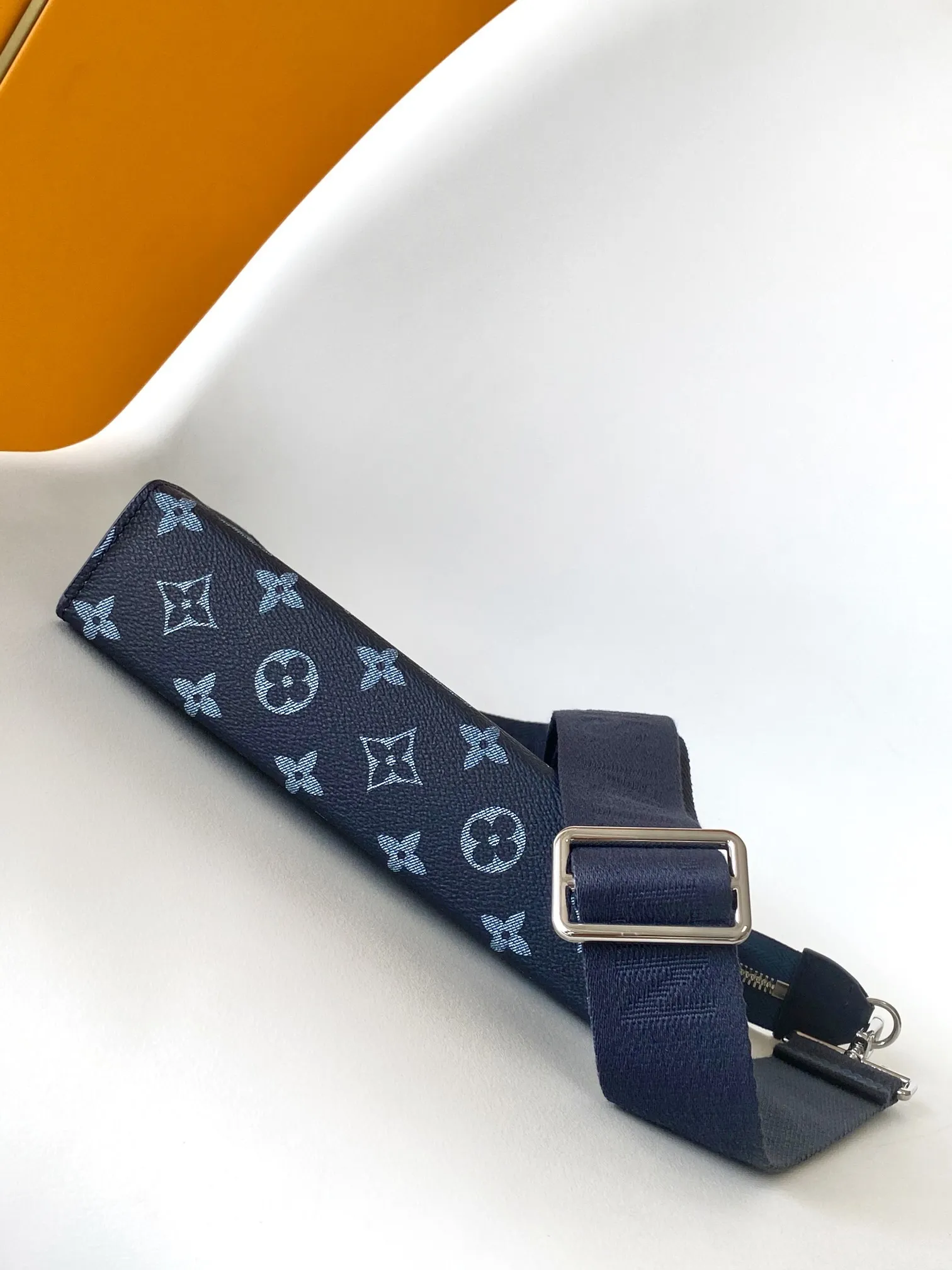 All categories 💚 Top version men’s bags 💚 LV 2025 new LV crossbody bag