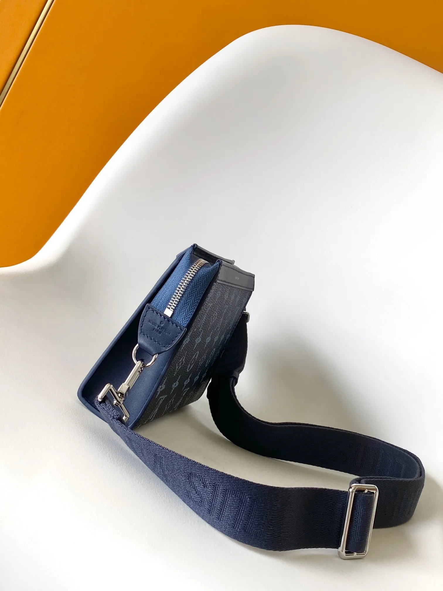 All categories 💚 Top version men’s bags 💚 LV 2025 new LV crossbody bag