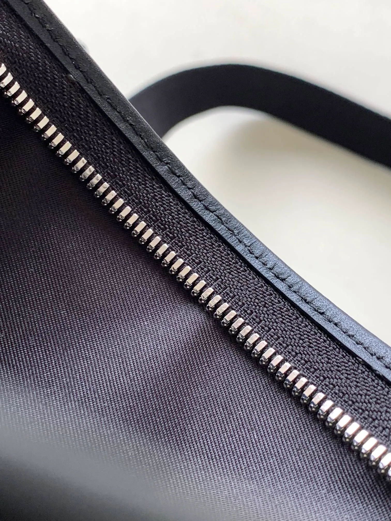 All categories 💚 Top version men’s bags 💚 LV 2024 new LV crossbody bag