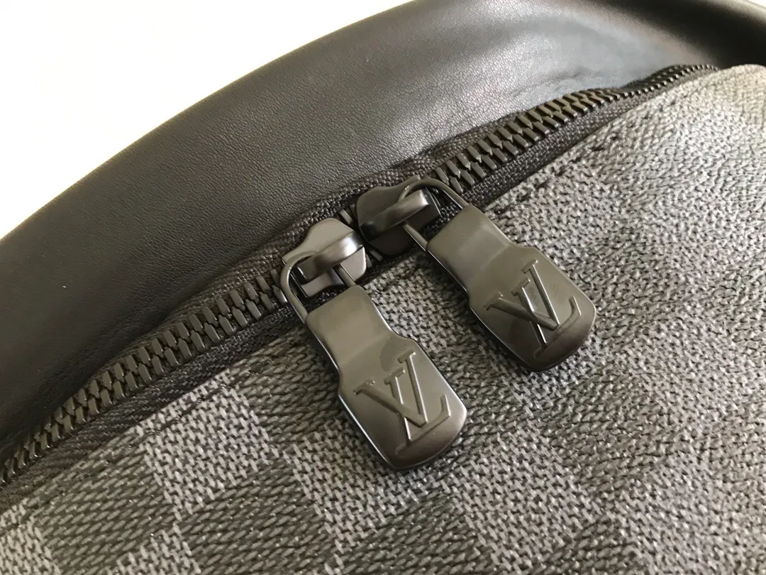All categories 💚 Top version men’s bags 💚 LV 2023 new LV chest bag