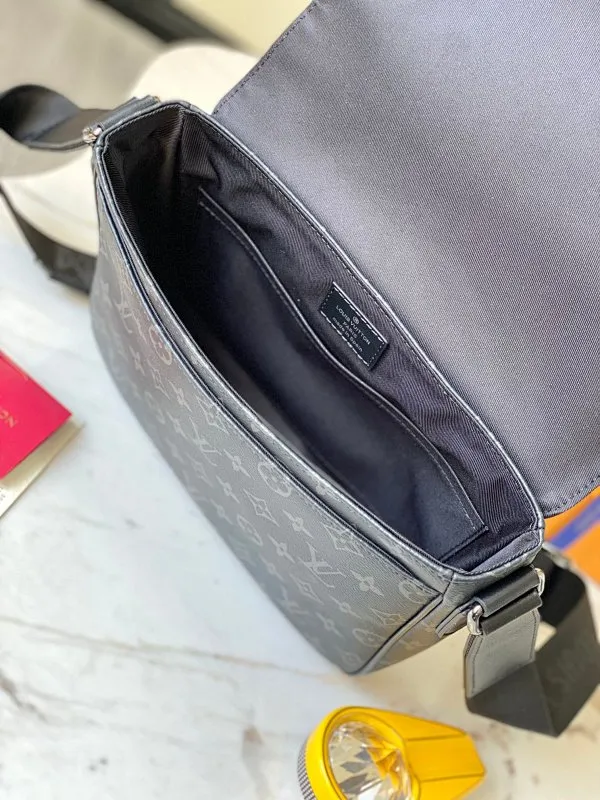 All categories 💚 Top version men’s bags 💚 LV 2024 new LV crossbody bag