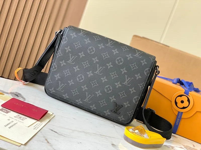All categories 💚 Top version men’s bags 💚 LV 2024 new LV crossbody bag