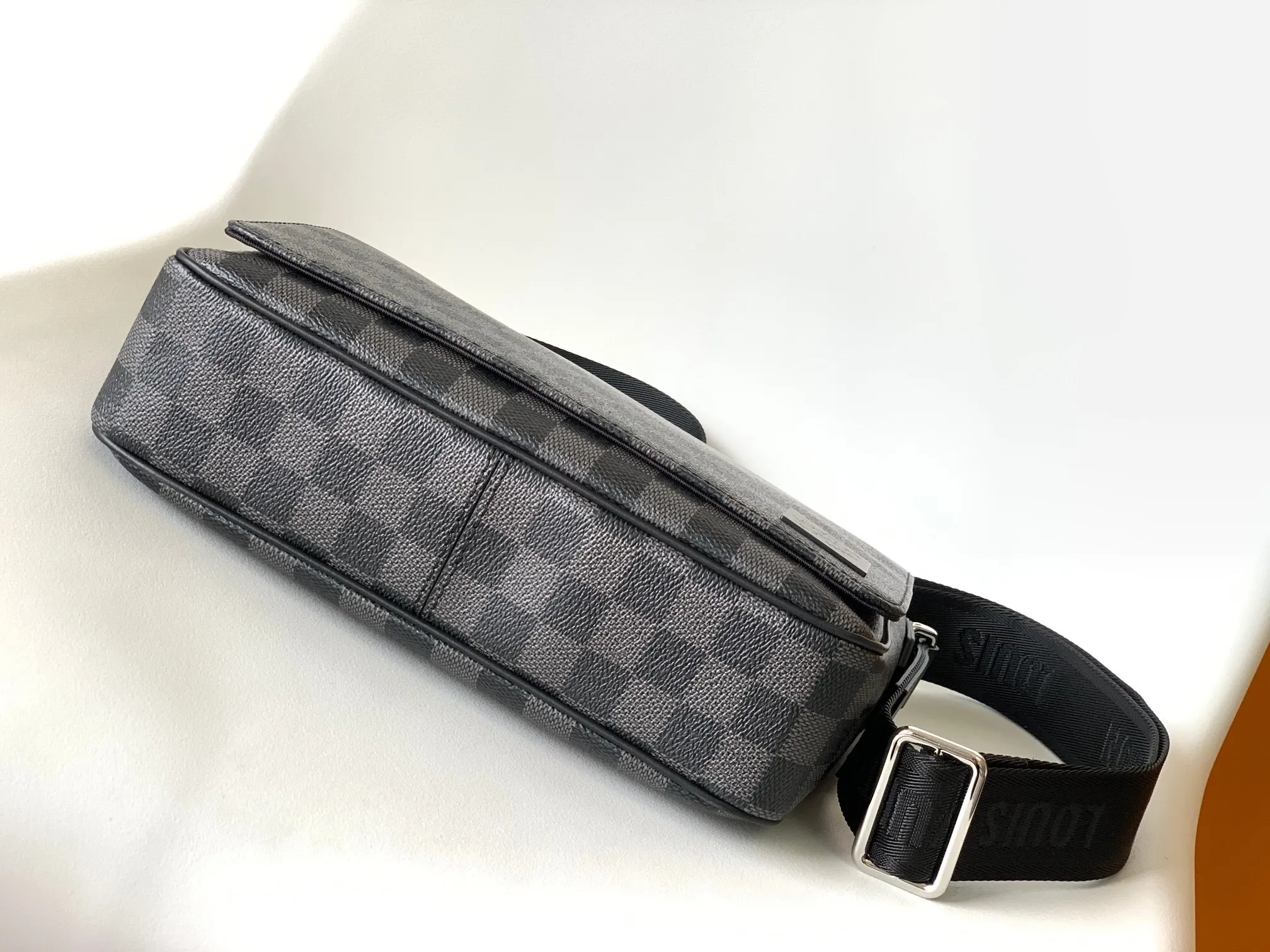 All categories 💚 Top version men’s bags 💚 LV 2025 official website new LV crossbody bag
