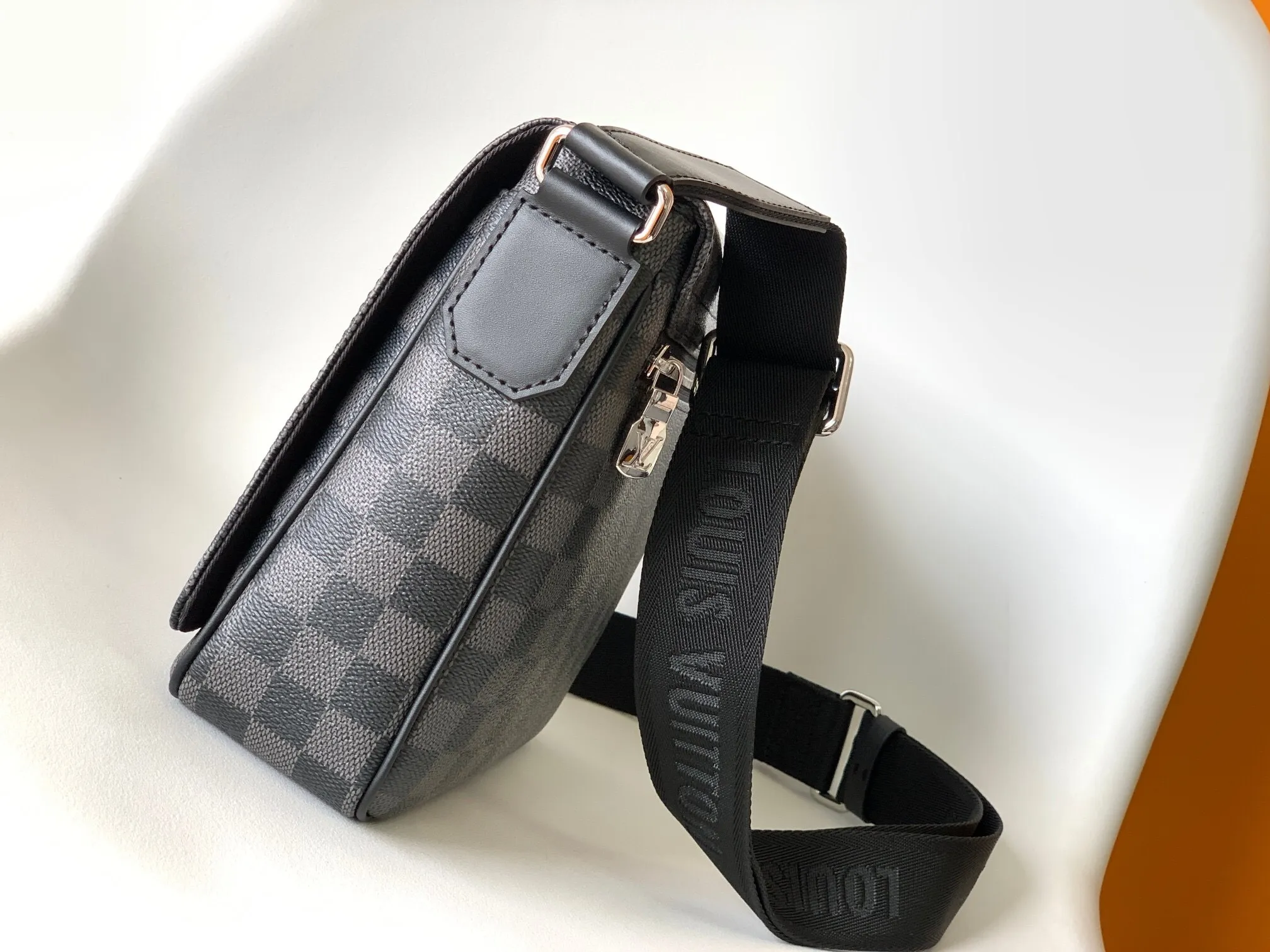 All categories 💚 Top version men’s bags 💚 LV 2025 official website new LV crossbody bag